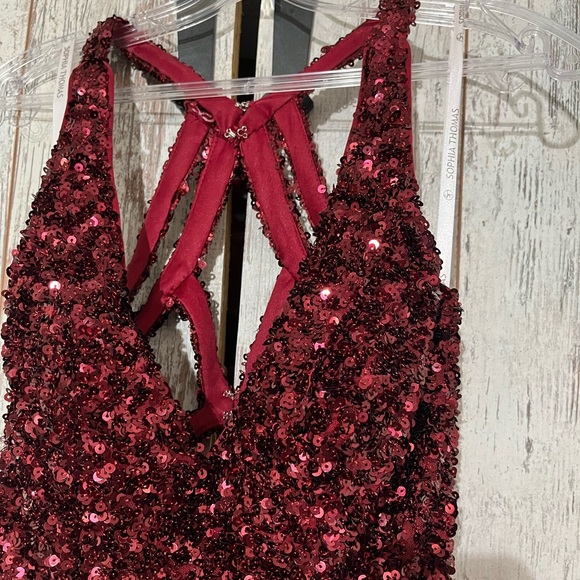 Prom Dress Burgundy Size 2 Sophia Thomas - Picture 3 of 7